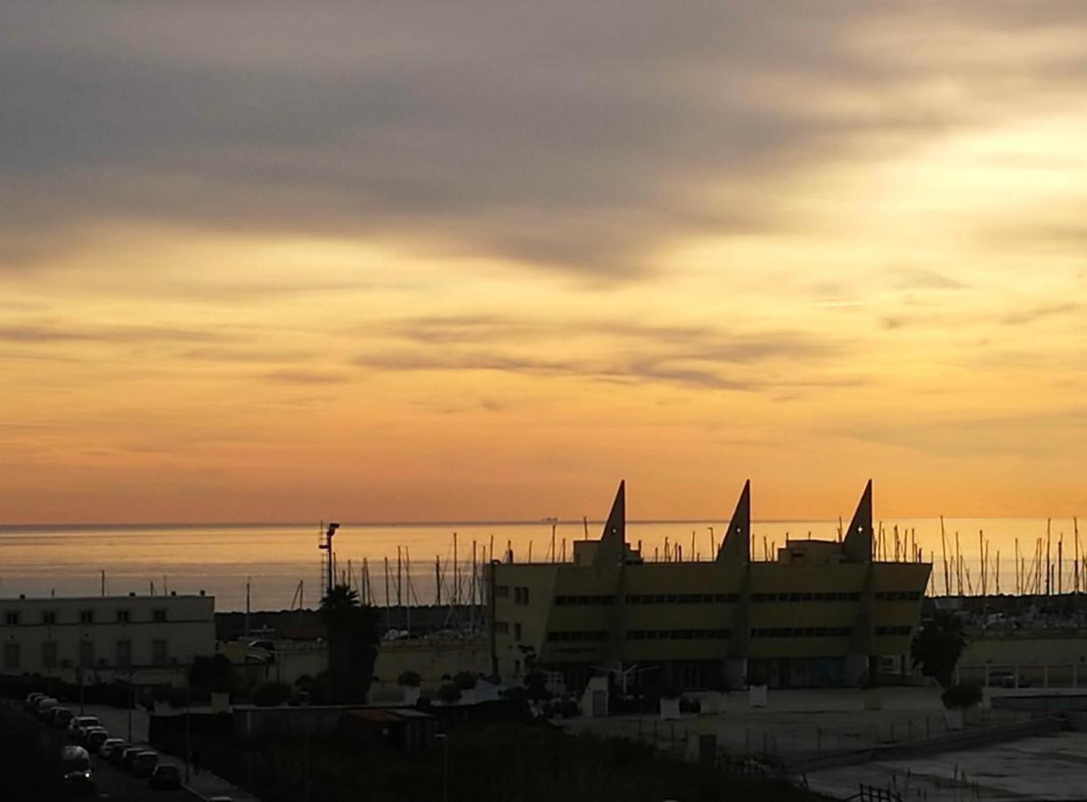 Grande, Vista Mare A 2 Passi Dalla Spiaggia Lido di Ostia Eksteriør bilde
